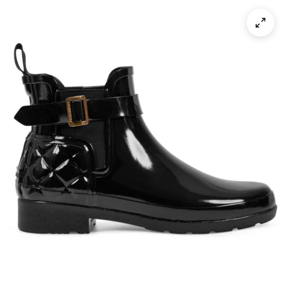 Hunter Women's Quilted Gloss Refined Slim Fit Chelsea Boots